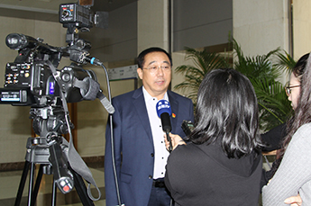 恒运能源集团董事局主席李长云作为企业家代表受邀参加 促进民营经济、中小企业发展实施方案发布会暨热点问题解读会
