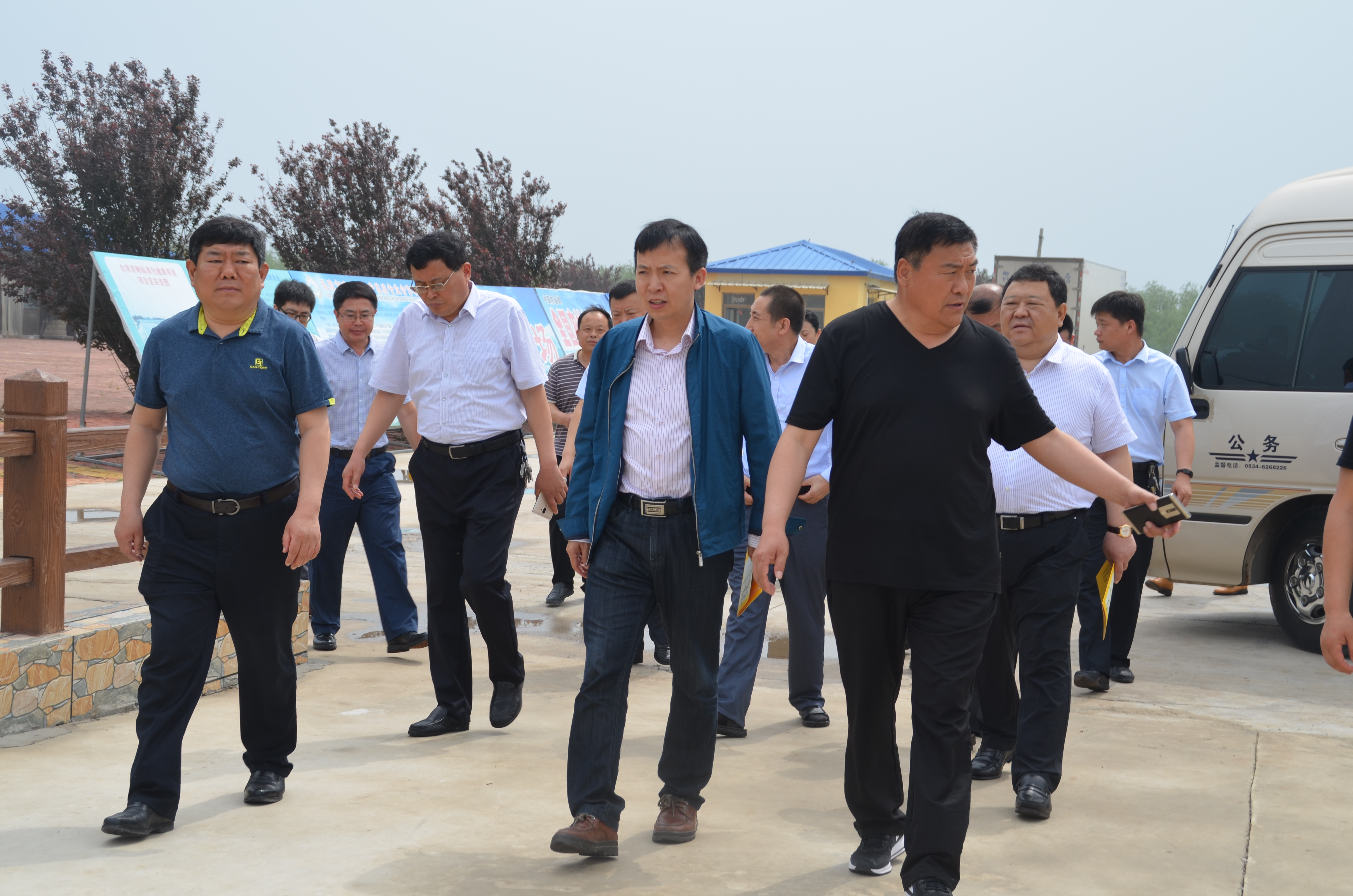 中国农科院特产研究所所长李光玉一行到清洋湖考察