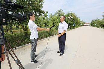 枣博会期间恒运能源集团董事局主席李长云 接受德州广播电视台采访