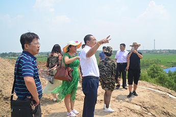 把握新常态 实现共发展 山东省烟台栖霞市领导一行莅临恒运能源集团旗下农业产业百枣纲目（集团）参观考察
